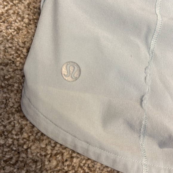 Lululemon blue size 2 speed ups 4 inch - Picture 3 of 4